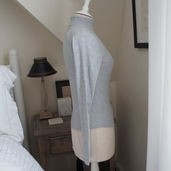 Athleta Signature Rib Mockneck Turtleneck Shirt Size Small in Color Grey Heather - Picture 9 of 12